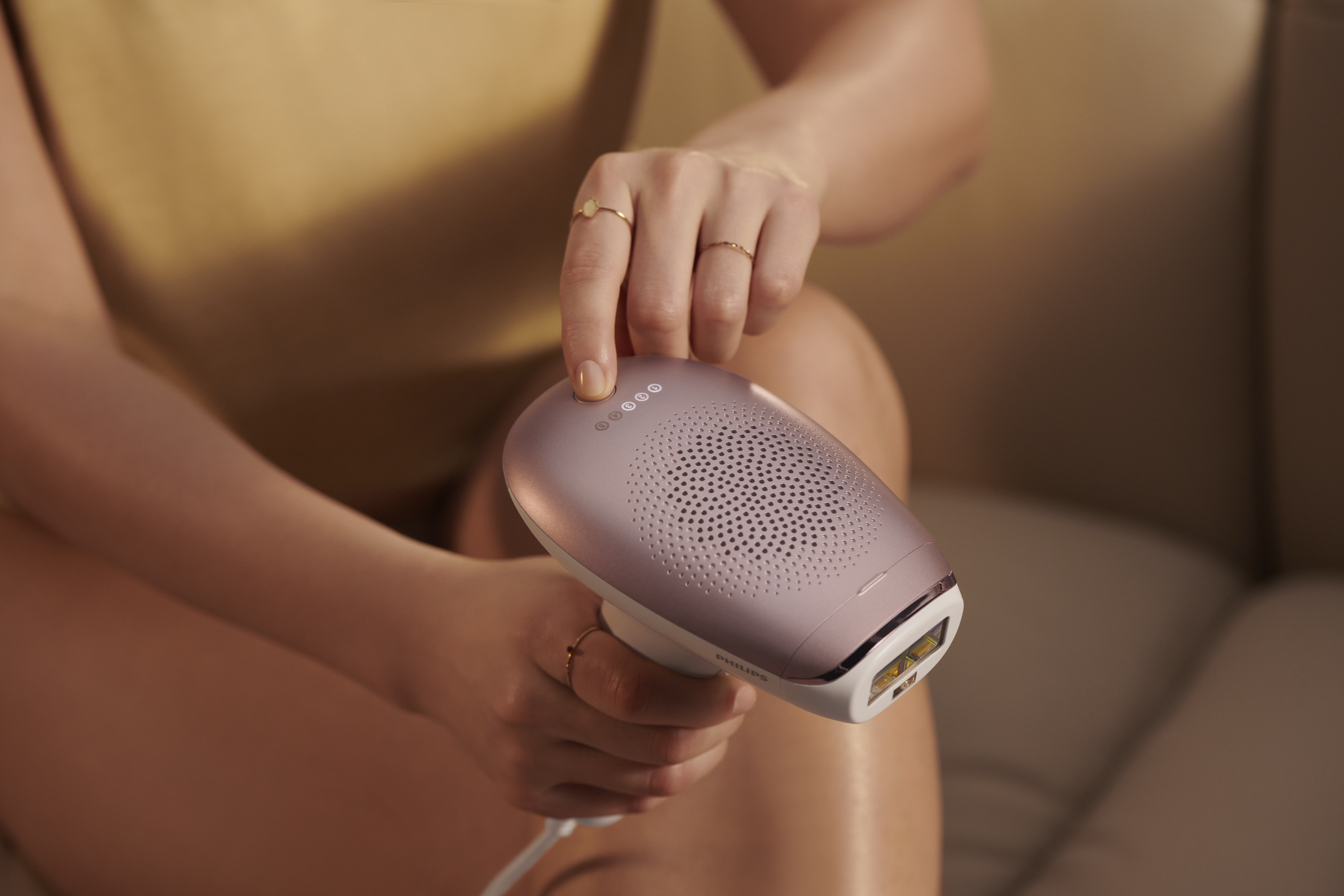 Obrázek PHILIPS Lumea Advanced IPL SC1994/00 použití na tělo (2)
